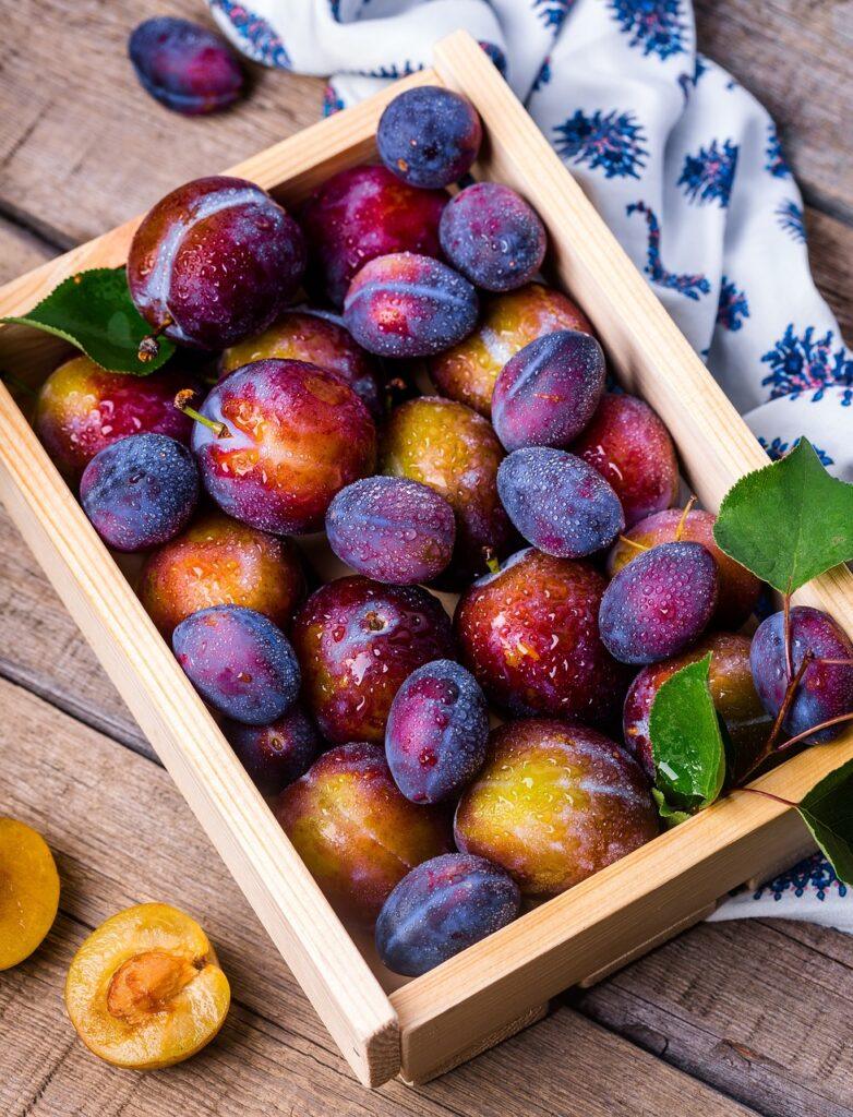 plums, box, apricots