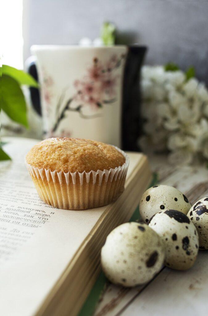 baking, healthy apple oatmeal muffin, quail eggs